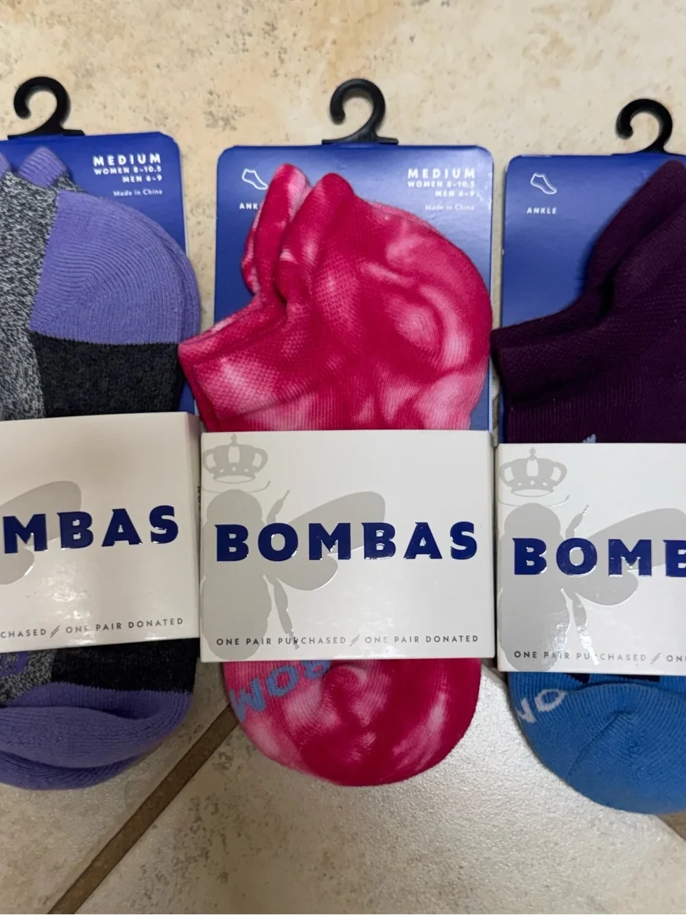 Bombas Women's Ankle Socks - Pink Tie-Dye (small)